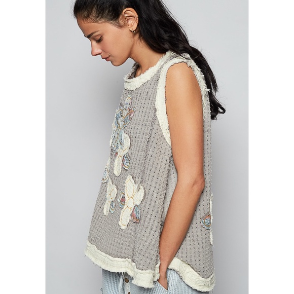 "The Marlow" Gray Denim Flower Patch Top - Picture 4 of 4